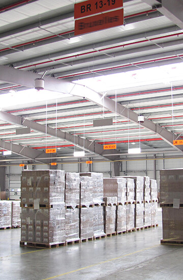 storage facility for ecommerce with steel racking, warehouse automation, warehouse management software and other storage solutions. 